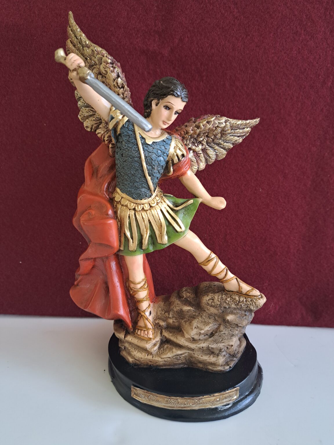 San Miguel Arcángel bulto 25 cm c/piedra