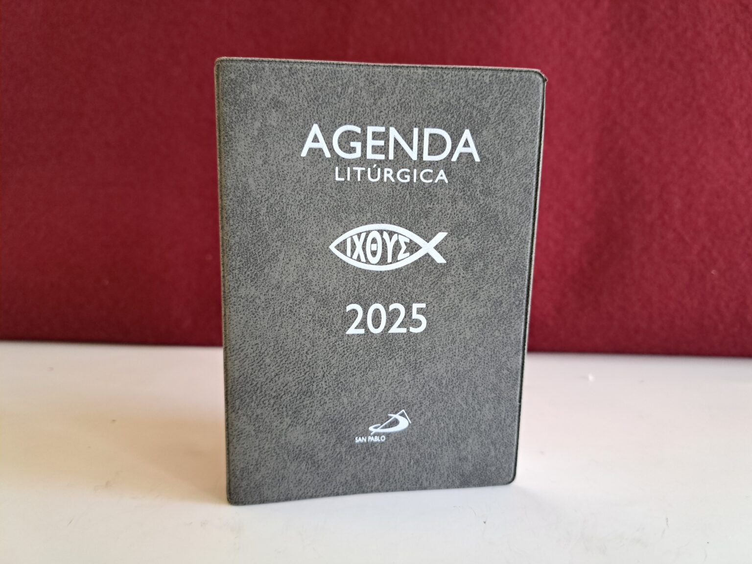 Agenda litúrgica 2025 gris (bolsillo)